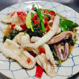 หมึกผัดกะปิ