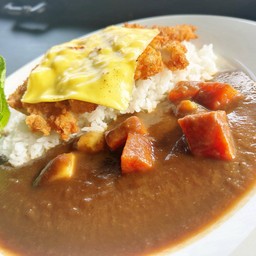 ข้าวแกงกระหรี่ หมูทงคัตสึ