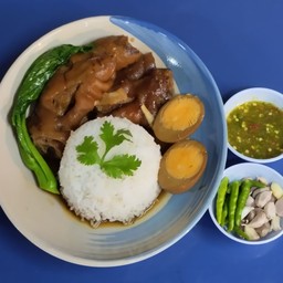 คากิตุ๋นน้ำแดงราดข้าว