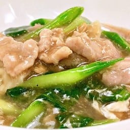 ราดหน้าหมูธรรมดา