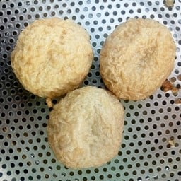 ลูกชิ้นทอด น้ำแข็งใสทางลงหาด