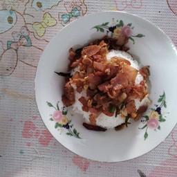 เบคอนผัดพริกเกลือ