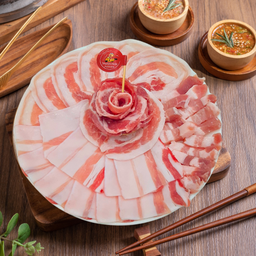หมูสี่เหล่าทัพ