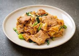 ผัดซีอิ๊วใส่ไข่