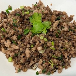 C1.หมูสับผัดหนำเลี้ยบ