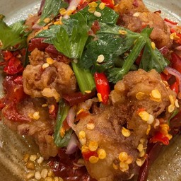 ยำไก่กรอบ