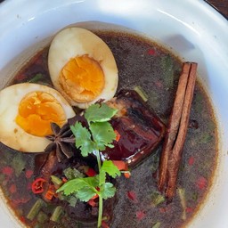 หมูพะโล้ต้มแซ่บ (กับข้าว)