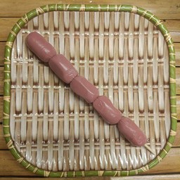 ไส้กรอกแดง