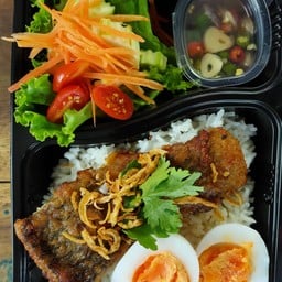 ข้าวหน้าปลาแกระ