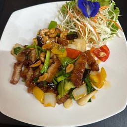 สามชั้นทอดผัดเม็ดมะม่วง