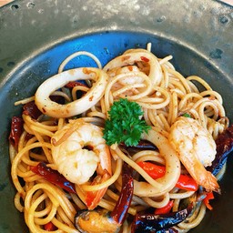 สปาเก็ตตี้ ขี้เมาทะเล