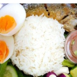 ข้าวปลาทูแกะไข่ต้มน้ำพริกกะปิ