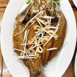 กระพงทอดน้ำปลา