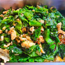 ใบเหลียงผัดไข่