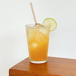 ชาเขียวน้ำผึ้งมะนาว