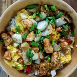 ข้าวไข่ขยี้หน้ากุ้งสับผัดพริกขี้หนู