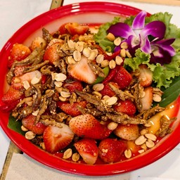 ตำสตอเบอรี่ ปลากรอบ