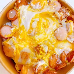 ข้าวไข่ไส้กรอก