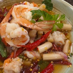 ยำไหลบัวกุ้งสุก-กุ้งดิบ