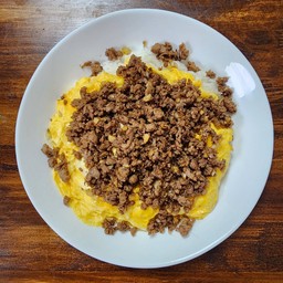 เนื้อสับคั่วไข่ข้นราดข้าว