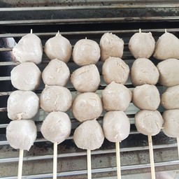 ลูกชิ้นเนื้อโกรวย