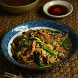 บะหมี่คั่วกะทะราดซอสเห็ด-G