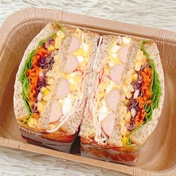 แซนวิชสลัดไข่+ไส้กรอก+ปูอัด+ผักมิกซ์ข้าวโพด