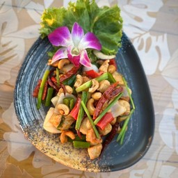 ไก่ผัดเม็ดมะม่วง