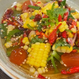 ยำข้าวโพด  ไข่แดงเค็ม