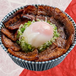 บูตะด้งหมูสามชั้น สูตรจากฮอกไกโด ท้อปปิ้งไข่ออนเซ็น ไซส์กลาง