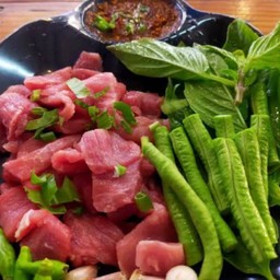 ซอยจุ๊เนื้อสด