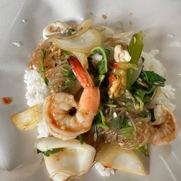 ข้าววุ้นเส้นผัดกะเพรา(กด เนื้อสตว์)