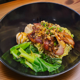 บะหมี่หมูแดง + ลูกชิ้น + อิ้วหวาน
