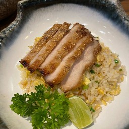 ข้าวผัดคอหมูย่าง