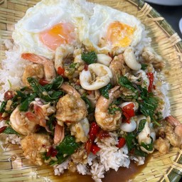 กะเพราถาด กุ้ง+หมึก