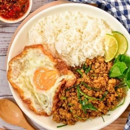 ข้าวคั่วกลิ้งไก่