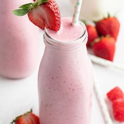 สตอเบอรี่ปั่นนมสด