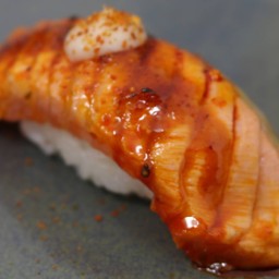 81 แซลมอนเบิร์นสไปซี่