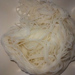ขนมจีน