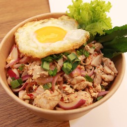 ข้าวราด ลาบไก่ ไข่ดาว