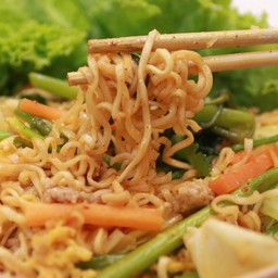 ผัดมาม่า รสต้มยำ