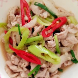 ผัดพริกหยวก (กับข้าว)