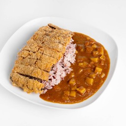ข้าวแกงกะหรี่ปลาทอดเจ curry rice with fried vegan fishless