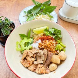 ก๋วยเตี๋ยวเรือแห้ง (รสเด็ด)