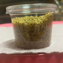 มะพร้าวคั่วใส่ข้าวยำ