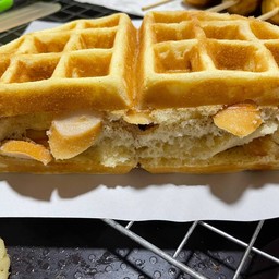 วาฟเฟิลใส้ ไส้กรอก