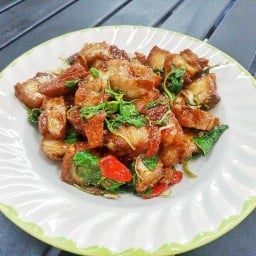 Uncle Nut's หมูกรอบ บ้านบึง