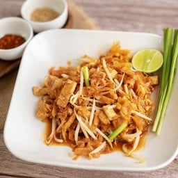 ผัดไทยเส้นฟองเต้าหู้ pad thai tofu skin noodles
