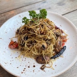 •สปาเก็ตตี้เห็ดและพริกแห้ง กับเส้น AngelHair