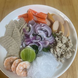 ยำเส้นแก้ว ใส่หมูยอ-ปูอัด-ใส้กรอก